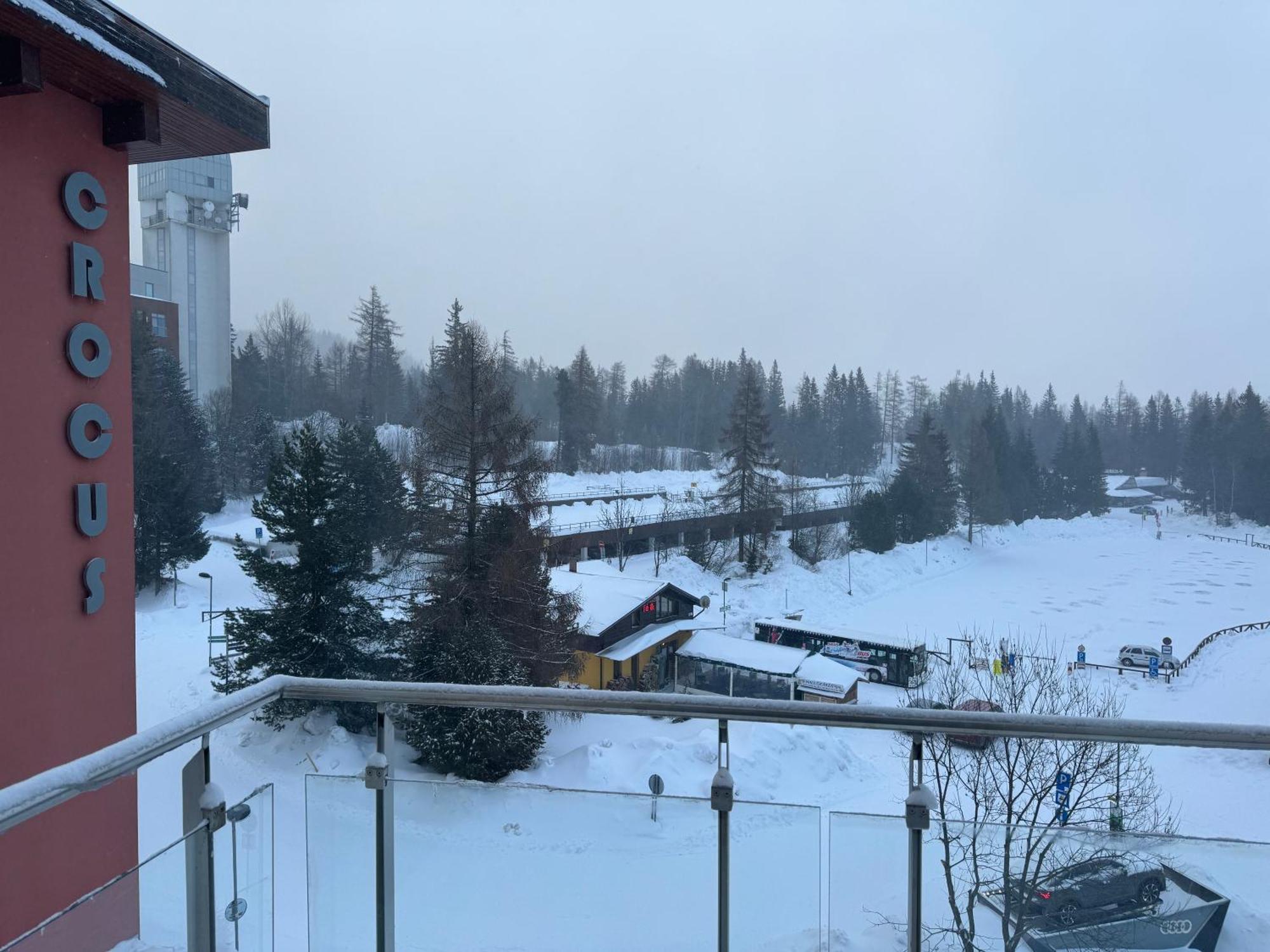 Apartment With Mountain View In Hotel Crocus, Štrbské Pleso Buitenkant foto