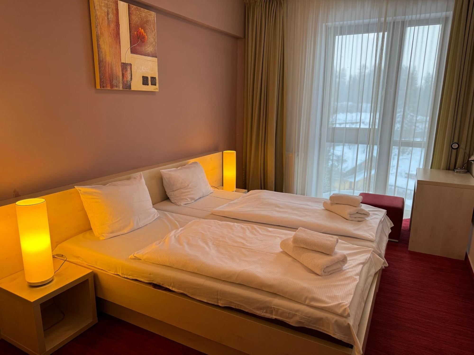 Apartment With Mountain View In Hotel Crocus, Štrbské Pleso Buitenkant foto